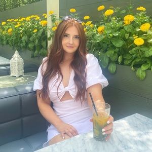 Meet your Posher, Eva